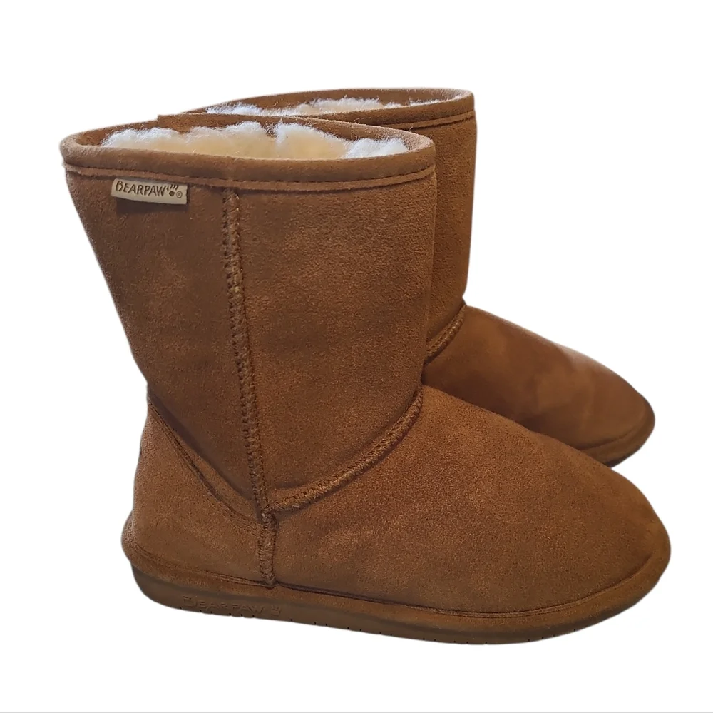 Bearpaw Emma Sheepskin Suede Short Boots Chestnut Youth 5 Wide Women's 6.5 Wide